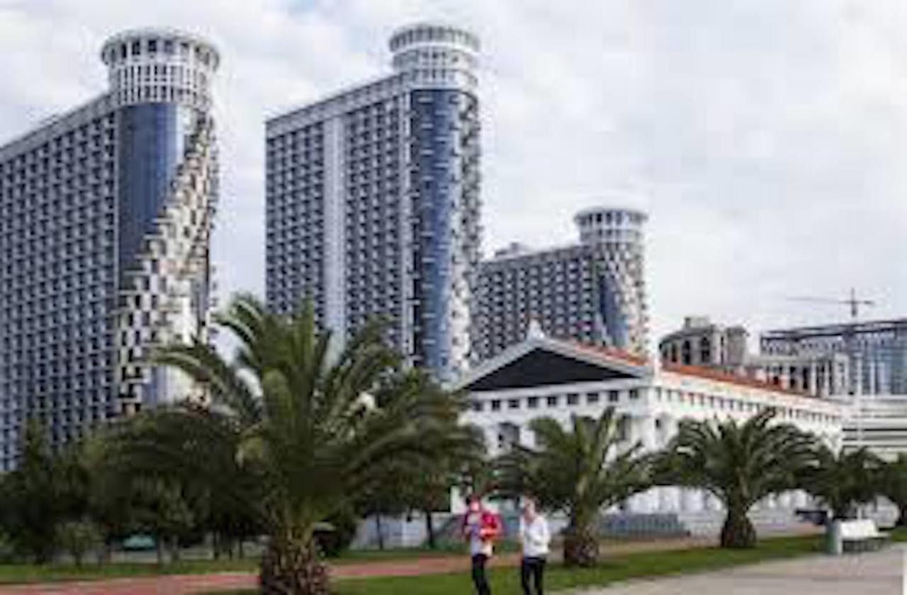 Aparthotel In Orbi Sea Towers 바투미 외부 사진